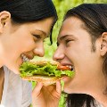 Zorganizuj romantyczną kolację bez wysiłku - kolacja online romantyczna kolacja