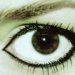 Postaw na klasyczn� elegancj� w karnawale - makija� smoky eyes biel czer� kosmetyki kredka rz�sy b�yszczyk lakier moda elegancja