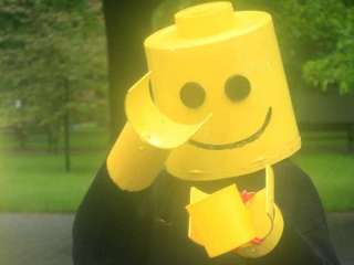 Student LEGO wypstryka� sobie laptopa! - juwenaliowe zdj�cie roku 2010 zwyci�zca lego sms nopasaran laptop