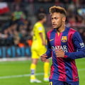 Neymar. Czarodziej futbolu - poznaj biografię piłkarskiego idola - neymar biografia, neymar książka, książki o piłkarzach, wydawnictwo egmont