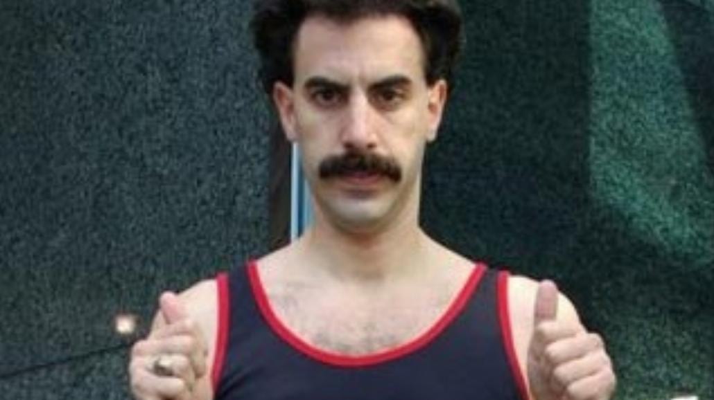 Sacha Baron Cohen jako Saddam Hussein
