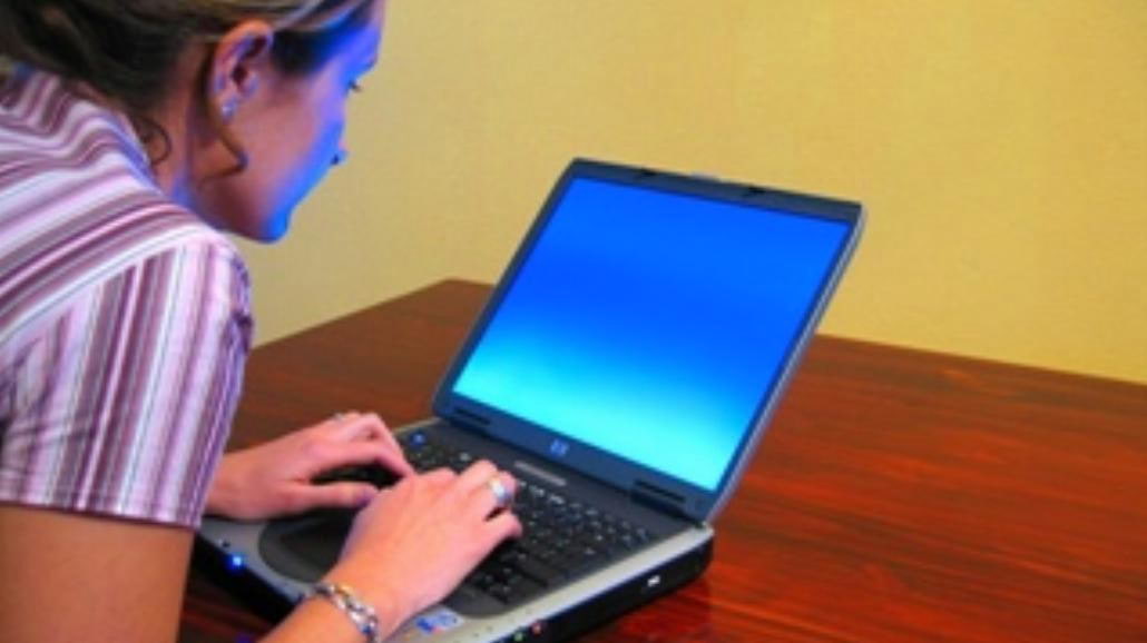 "Napewno" i "wziąść". Internet pełny błędów językowych
