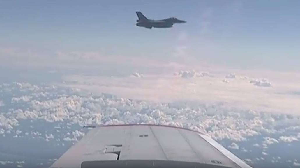 f16