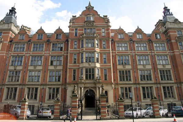 10. London School of Economics (Wielka Brytania)
