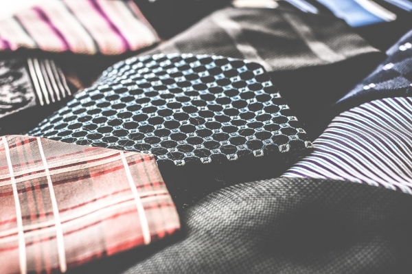 Elegancki kolorowy krawat