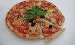 Najstarszą pizzerią jest Antica Pizzeria Port’Alba, która znajduje się w Neapolu 