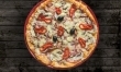 Największa pizza ważyła ponad 12 ton, a do jej zrobienia użyto prawie 4 tony sera! 