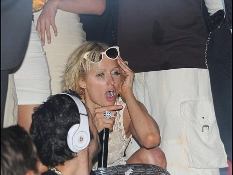 Największe wpadki Paris Hilton  - Zdjęcie nr 11