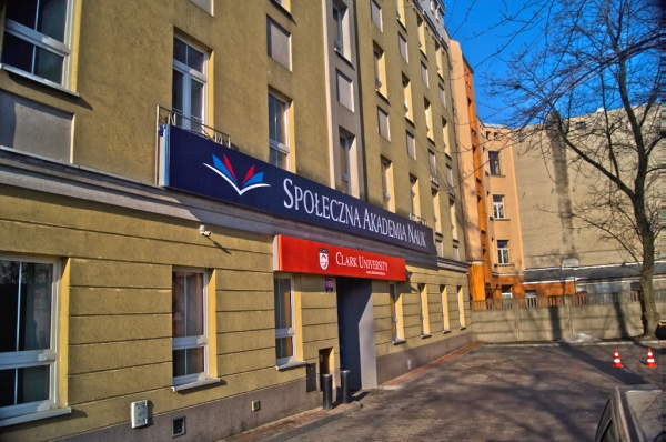 18. MBA + Master, Społeczna Akademia Nauk w Łodzi