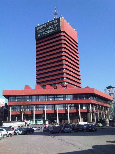 9. Uniwersytet Ekonomiczny w Poznaniu - 3,13