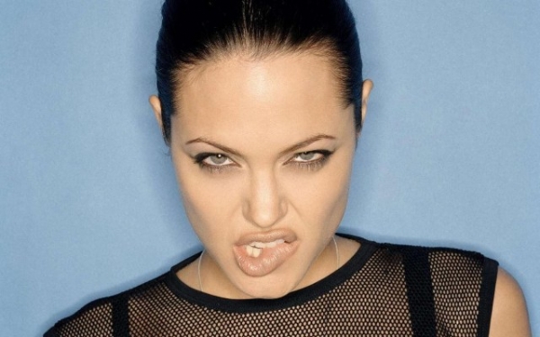 Angelina Jolie  - Zdjęcie nr 13