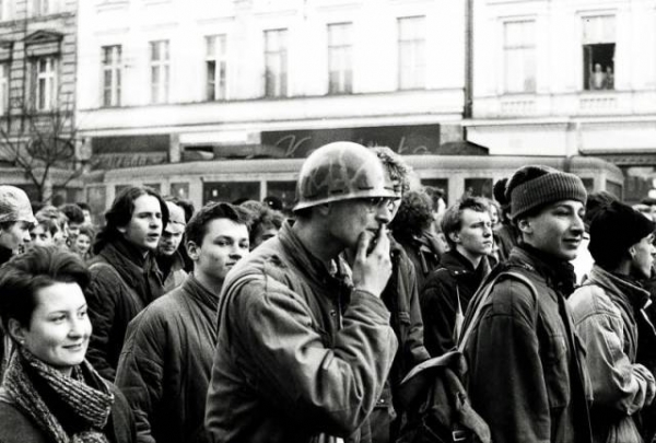 Manifestacja studencka podczas stanu wojennego  - Zdjęcie nr 17