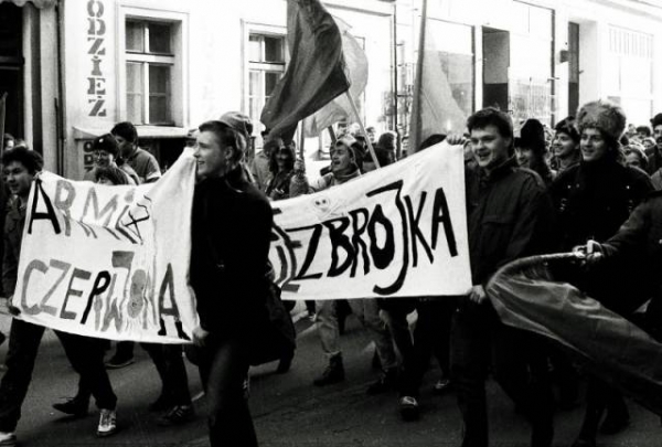 Manifestacja studencka podczas stanu wojennego  - Zdjęcie nr 15