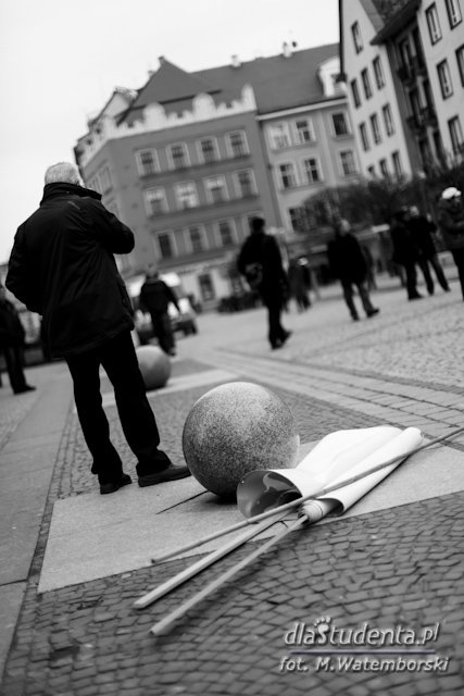 Trzecia rocznica katastrofy smoleńskiej we Wrocławiu  - Zdjęcie nr 11