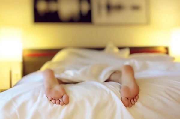 W USA ponad 500 osób każdego roku ginie w wyniku tego, że spada z łóżka...