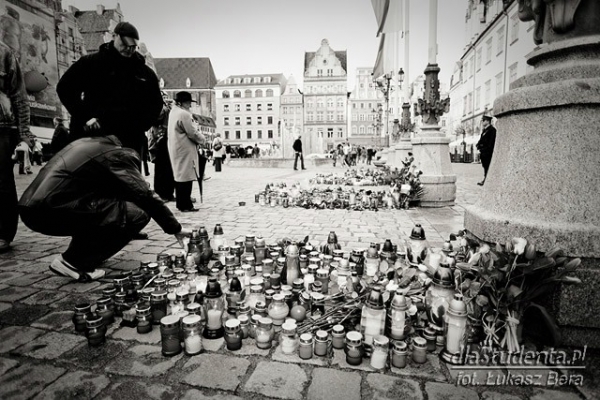 Kwiecień 2010: Wrocław przeżywa katastrofę smoleńską  - Zdjęcie nr 5