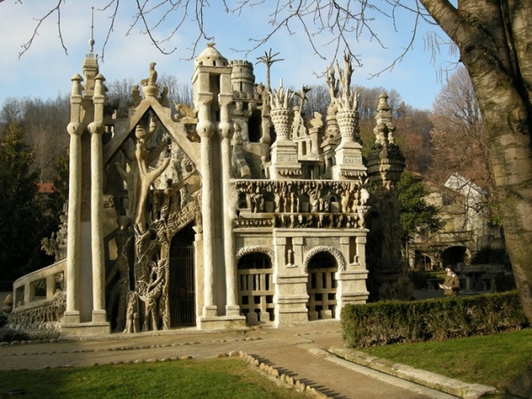 Ideal Palace, Francja