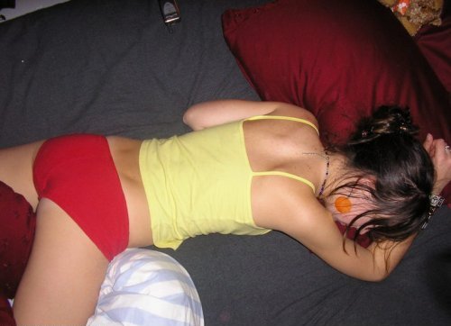 Sex with passed out chick 11
