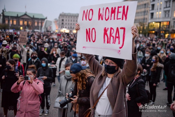 Strajk kobiet przeciw zakazowi aborcji w Polsce  - Zdjęcie nr 30