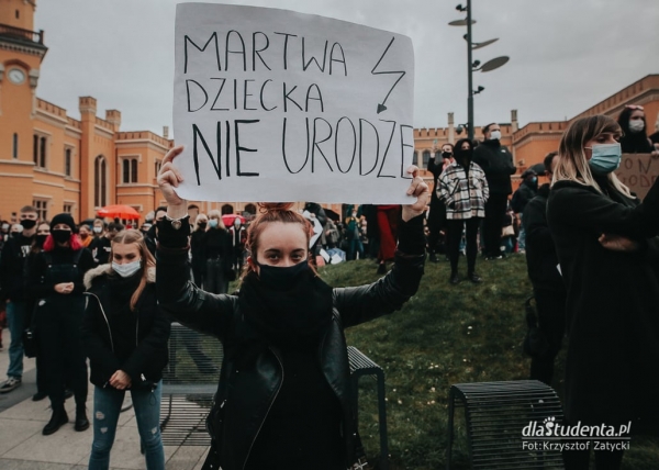 Strajk kobiet przeciw zakazowi aborcji w Polsce  - Zdjęcie nr 11