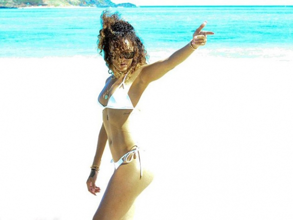 Rihanna na wakacjach  - Zdjęcie nr 6