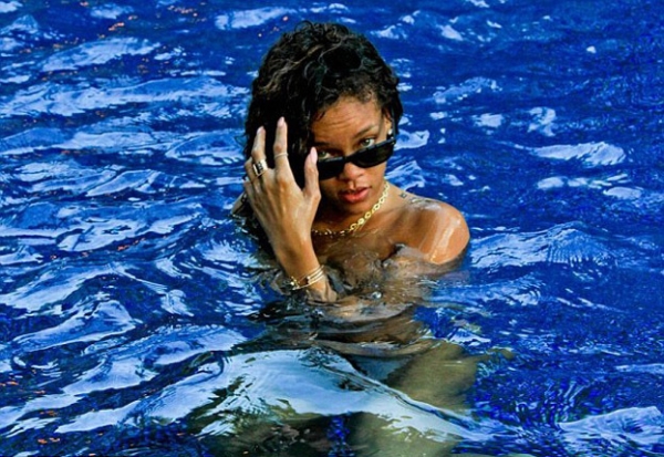 Rihanna na wakacjach  - Zdjęcie nr 18