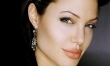 Mit: Angelina Jolie jest naturalną blondynką.