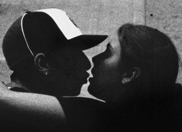 Przez 30 lat fotografował całujące się pary  - Zdjęcie nr 14