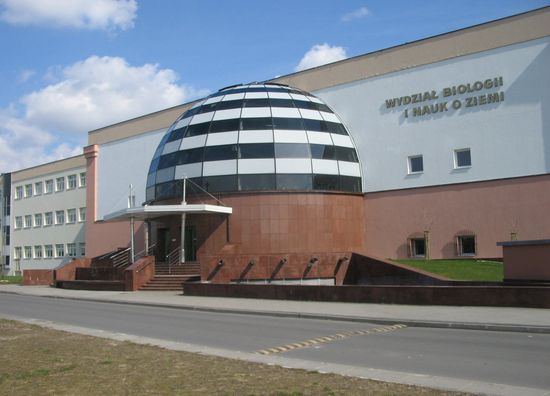 24. Uniwersytet Mikołaja Kopernika w Toruniu - 2230 zł