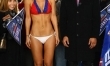 Maria Menounos w bikini po przegranym zakladzie  - Zdjęcie nr 5
