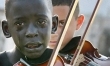 12-letni Diego Frazao Torquato gra na skrzypcach na pogrzebie swojego nauczyciela. To właśnie on pomógł małemu Brazylijczukowi wyrwać się z biedy i przemocy dzięki muzyce