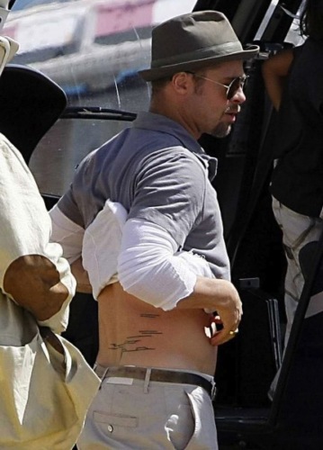Brad Pitt i jego... kreski?