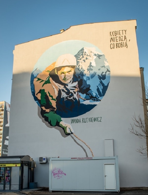 Najciekawsze murale we Wrocławiu - Wanda Rutkiewicz na Placu Legionów