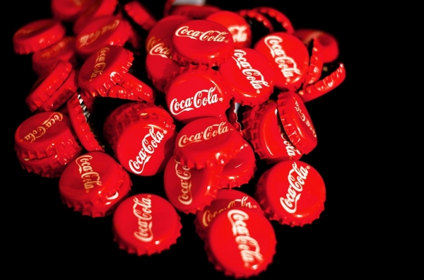 Do 1903 roku coca-cola zawierała kokainę. Aktualnie do produkcji napoju używa się odmiany bez narkotyzującego alkaloidu