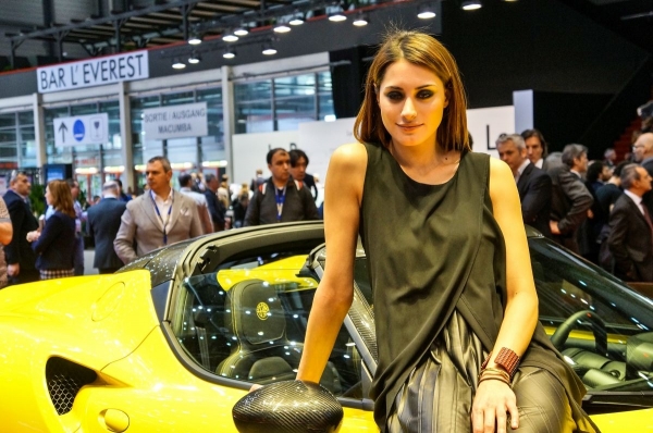 Dziewczyny salonu Geneva Motor Show 2015  - Zdjęcie nr 5