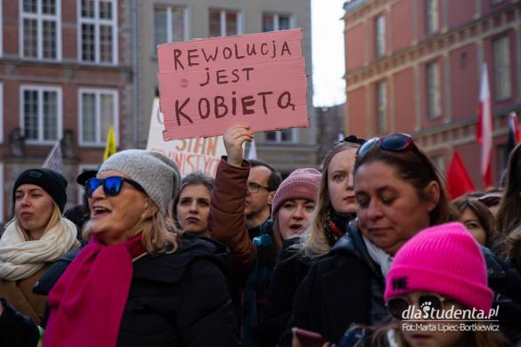 "Kobiety i ziemia mają za dużo do zniesienia" - manifa w Gdańsku