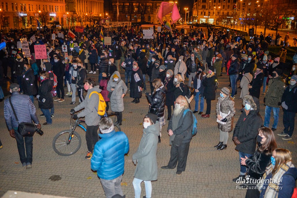 Strajk Kobiet: Blokujemy, strajkujemy i w UE zostajemy! - manifestacja w Poznaniu - zdjęcie nr 5