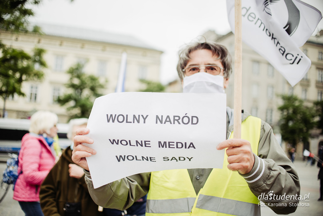 Murem za sędzią Igorem Tuleyą - protest w Krakowie - zdjęcie nr 4