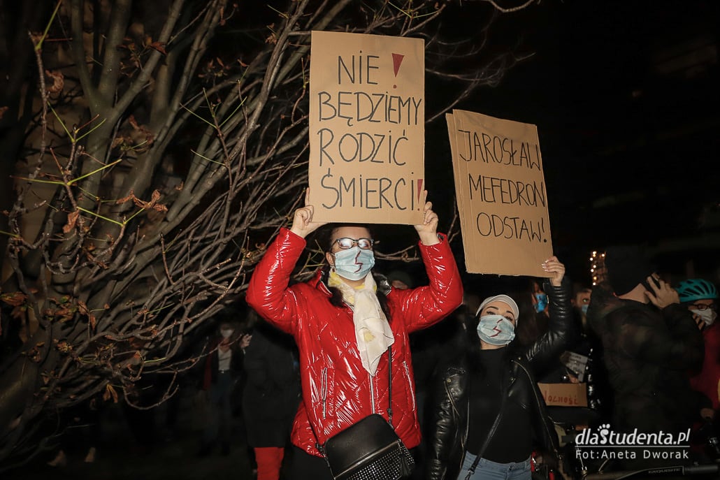 Strajk Kobiet: Wrocław blokuje ulice - zdjęcie nr 12