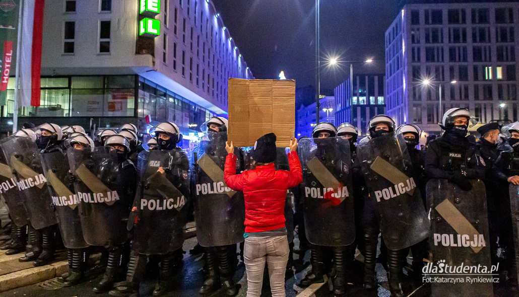 Strajk Kobiet: Blokada Sejmu - manifestacja w Warszawie - zdjęcie nr 7