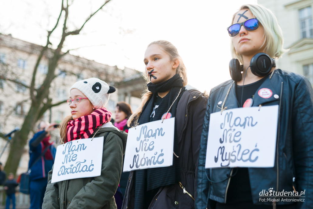 Protest Kobiet w Poznaniu - zdjęcie nr 8