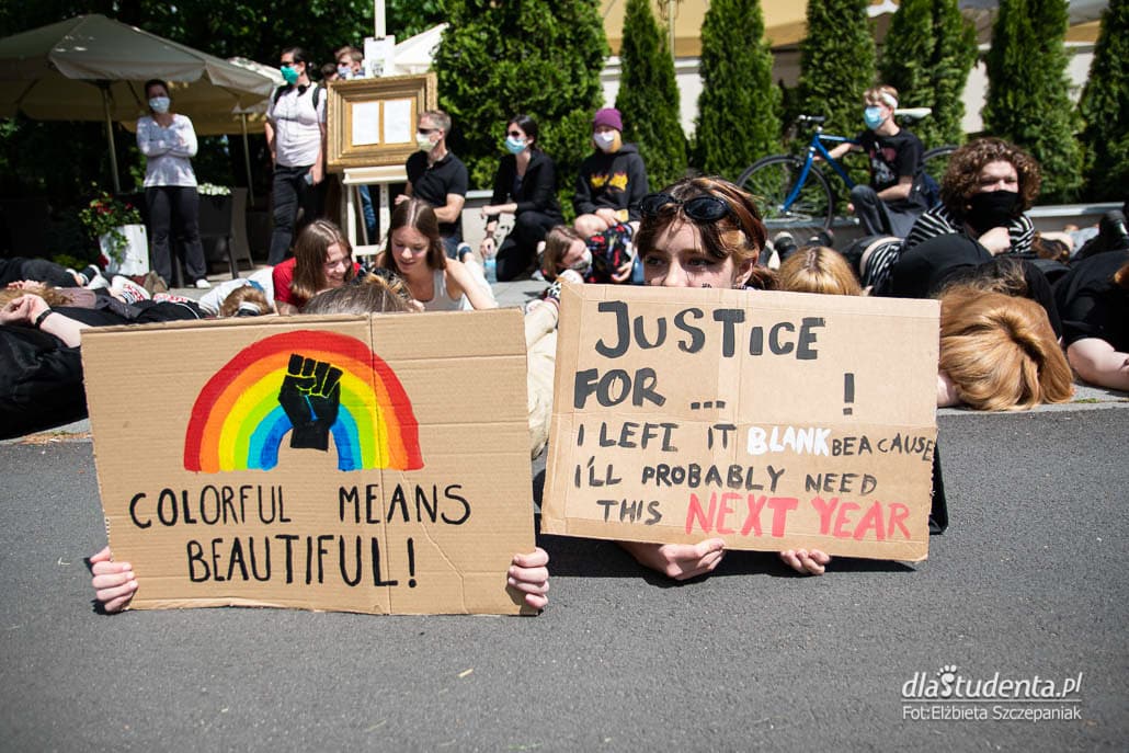 Protest Black Lives Matter przed ambasadą USA  - zdjęcie nr 2