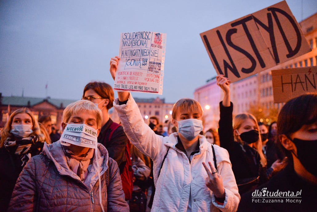 Strajk Kobiet - manifestacja w Poznaniu - zdjęcie nr 6