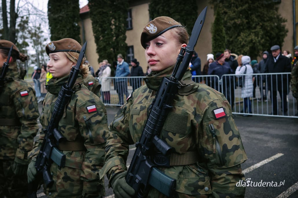 Uroczysta przysięga żołnierzy 16 Dolnośląskiej Brygady Obrony Terytorialnej we Wrocławiu - zdjęcie nr 7