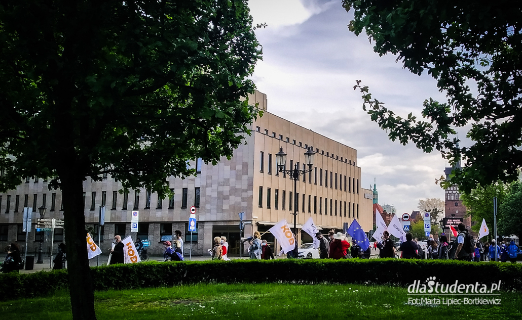 Protest w obronie demokracji w Gdańsku - zdjęcie nr 11