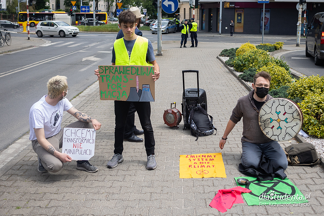 Chcemy sprawiedliwej transformacji, a nie węglowej manipulacj - protest we Wrocławiu - zdjęcie nr 7
