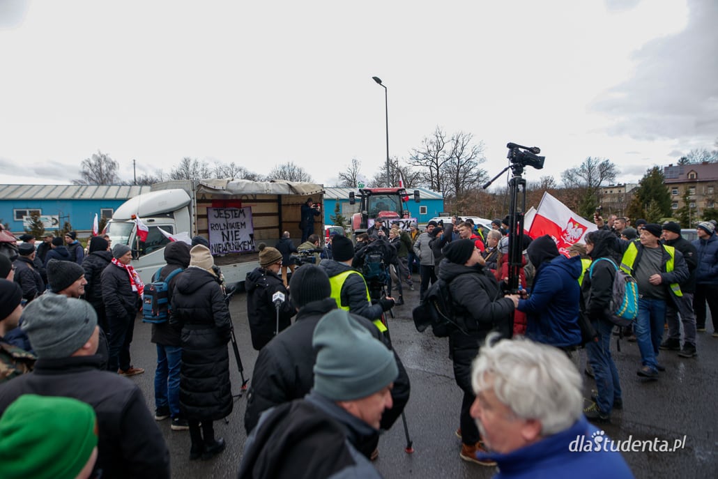 Ogólnopolski protest rolników z udzialem wiceministra Michała Kołodziejczaka  - zdjęcie nr 6