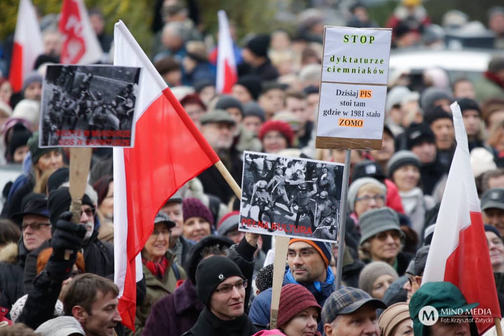 Grzeczni już byliśmy - Manifestacja KOD we Wrocławiu  - zdjęcie nr 2