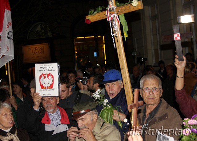 Manifestacja po usunięciu Krzyża - zdjęcie nr 4