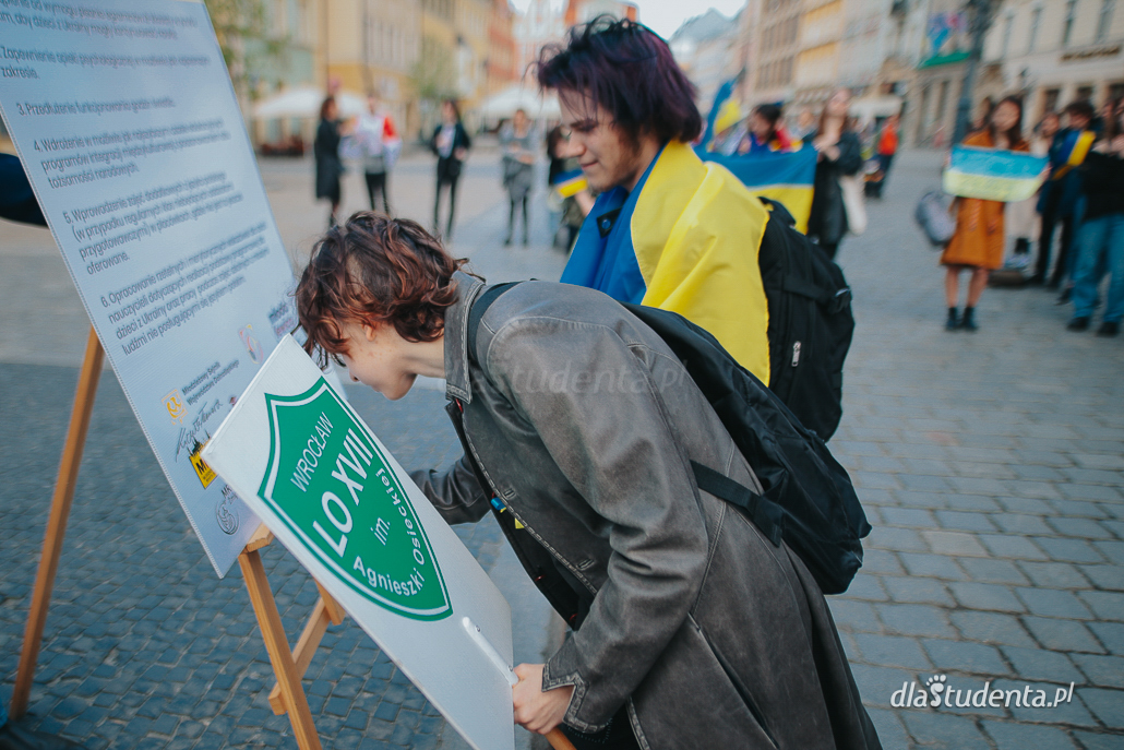 Za wolność Naszą i Waszą - protest młodzieży we Wrocławiu - zdjęcie nr 10